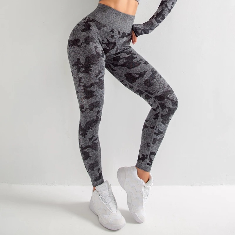 Seamless camo gymshark dupe leggings
